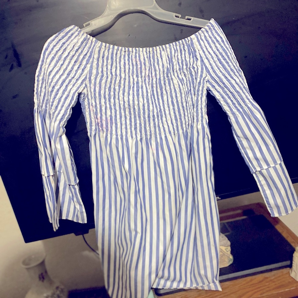 Style House off the shoulder blue and white stripped blouse size small
